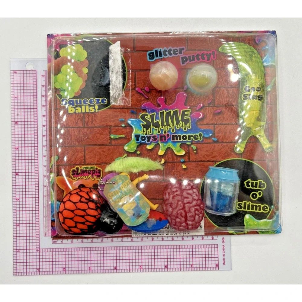 Vintage Vending Display‎ Board Slime Toys n' More 0105